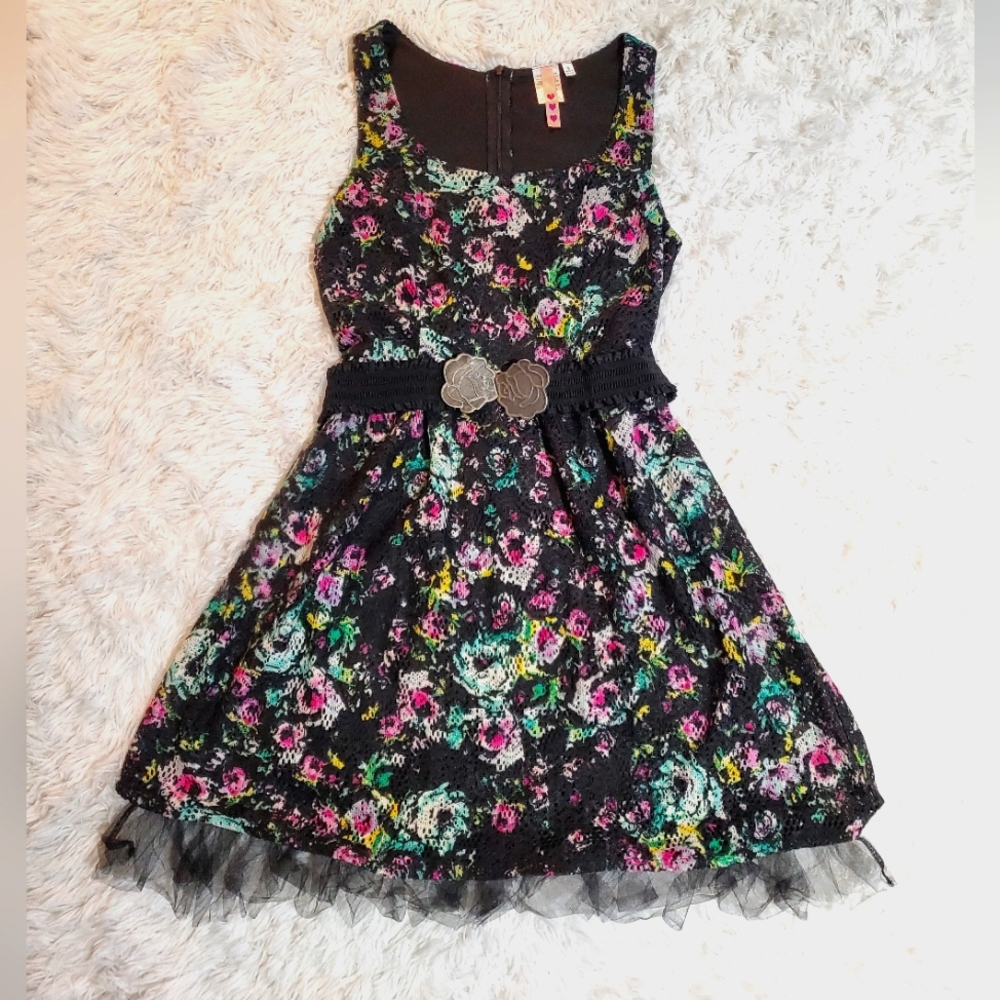 Pretty Artistic Floral Dress w/ belt